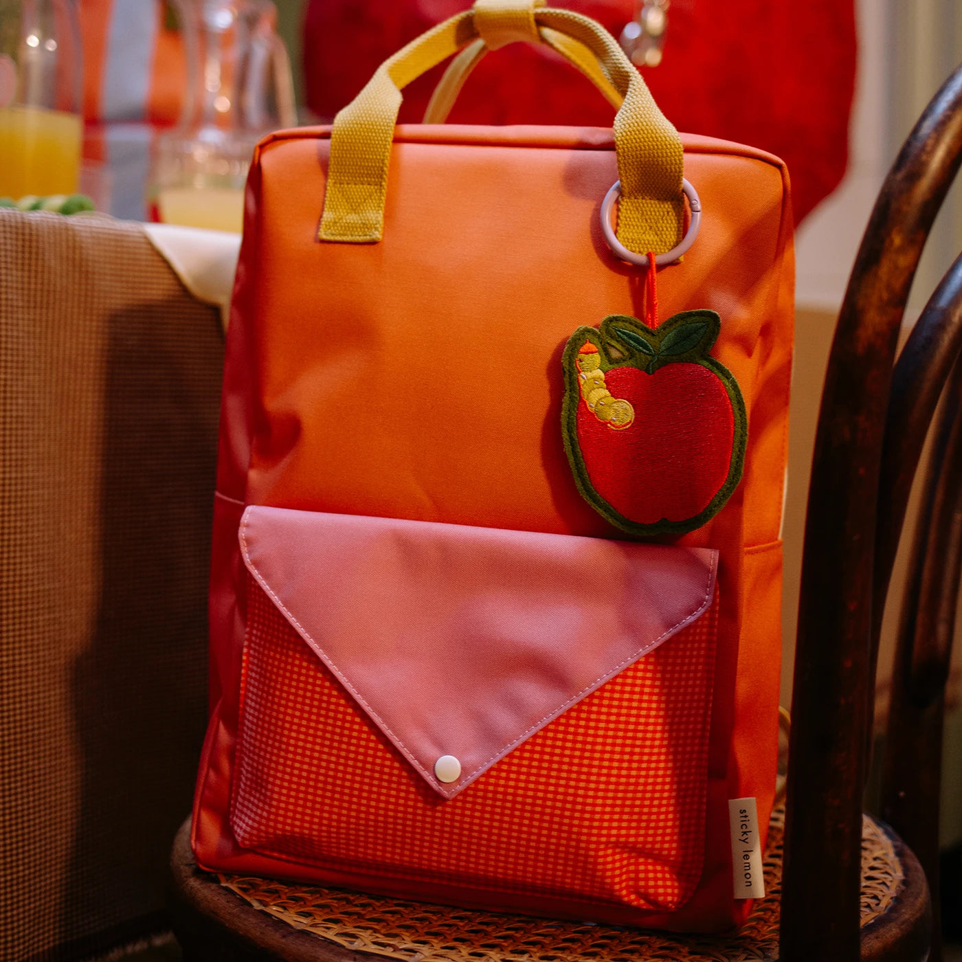 Embroidered keychain Taske