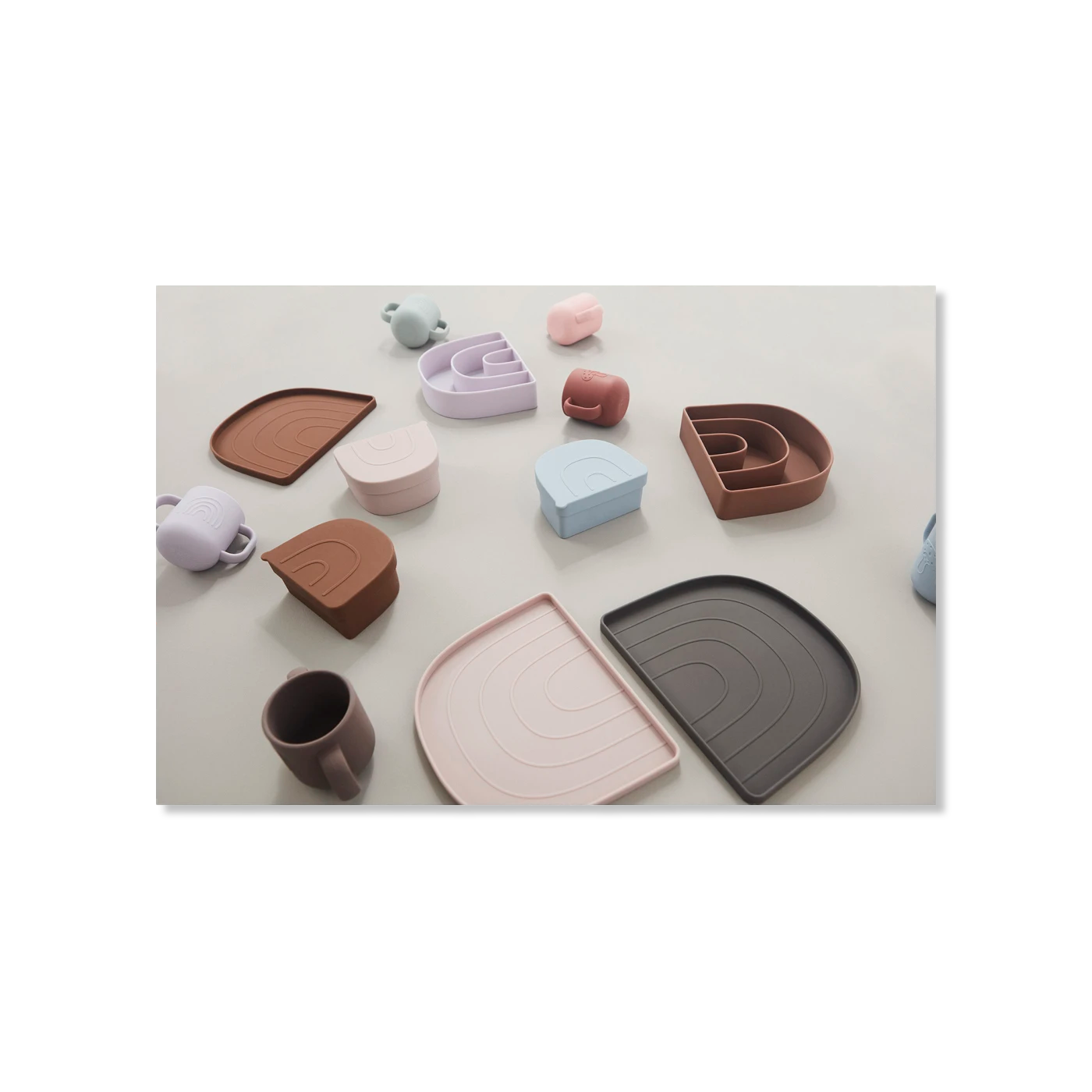Rainbow kids tableware