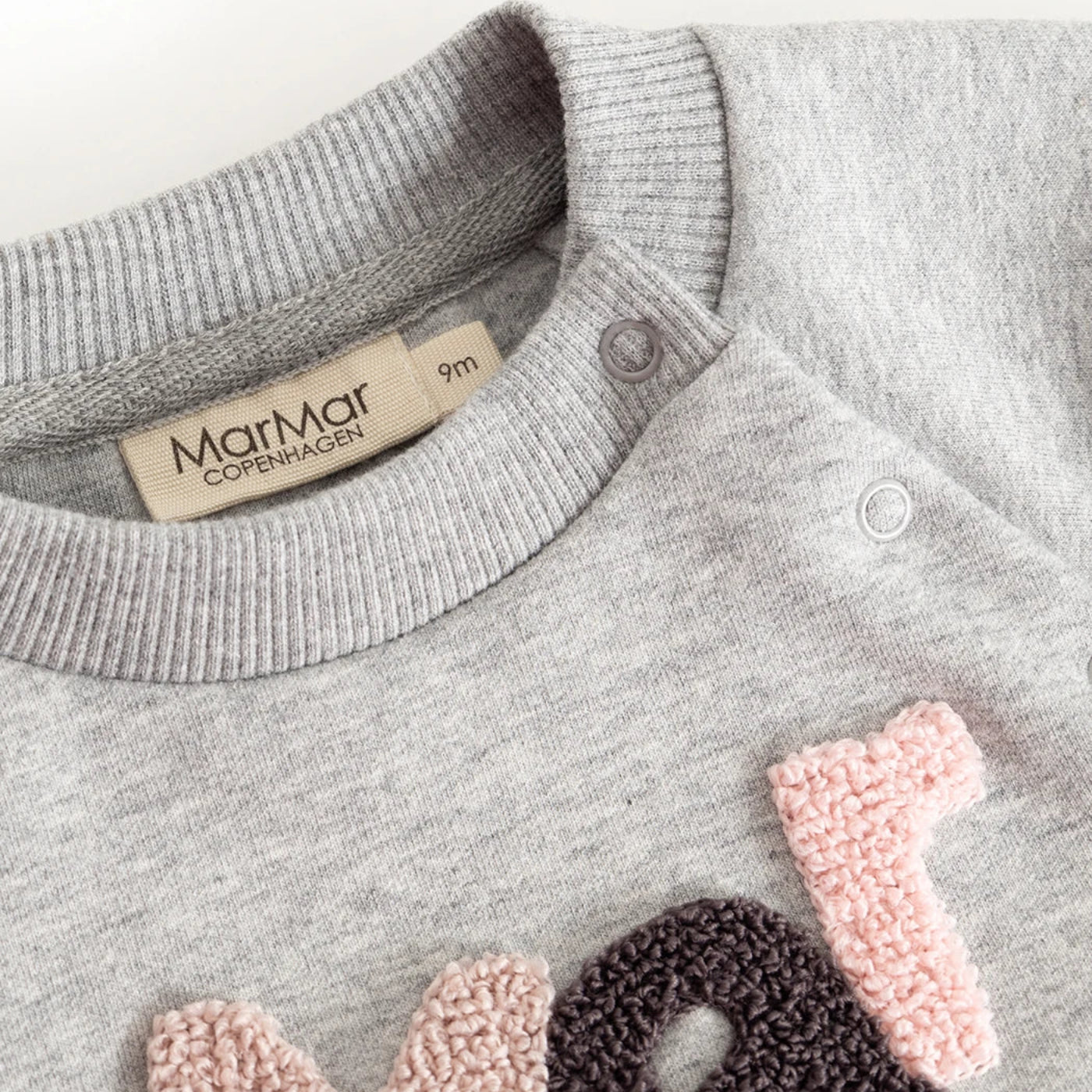 Theos b Sweatshirt