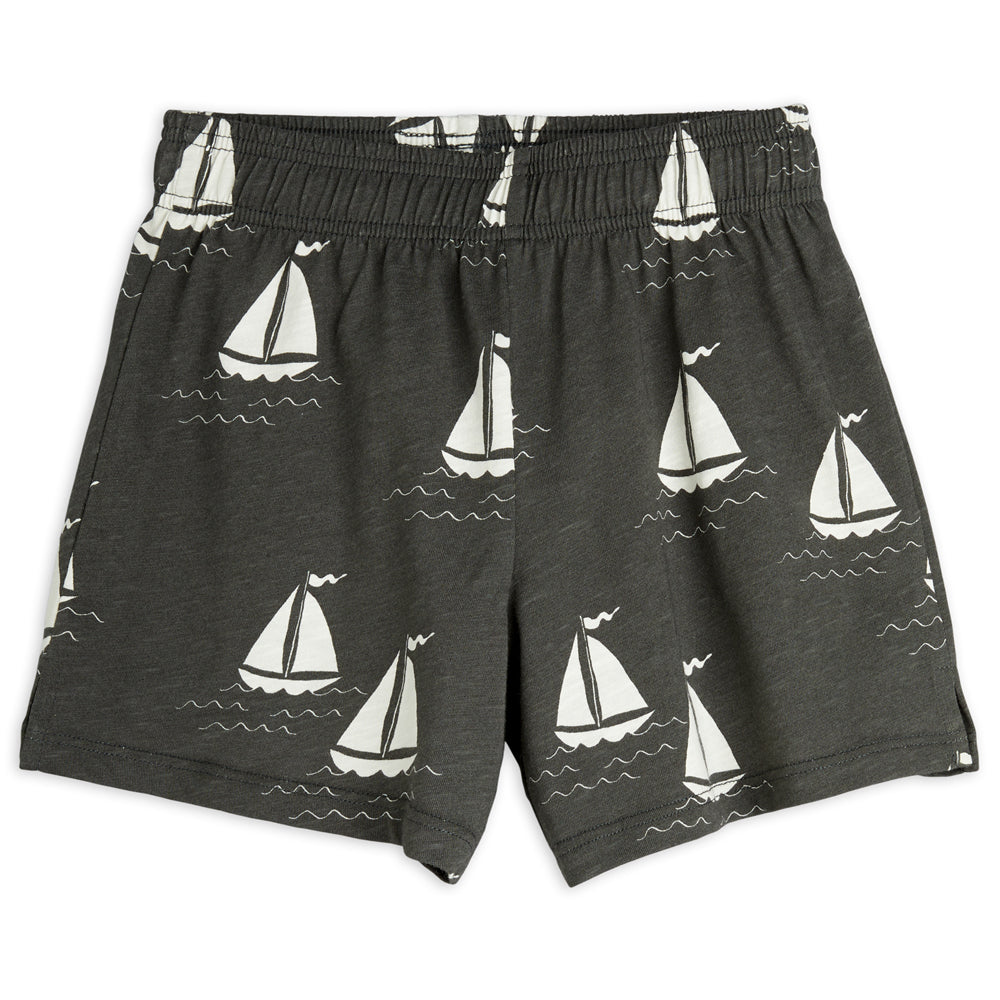 Sailing boats shorts