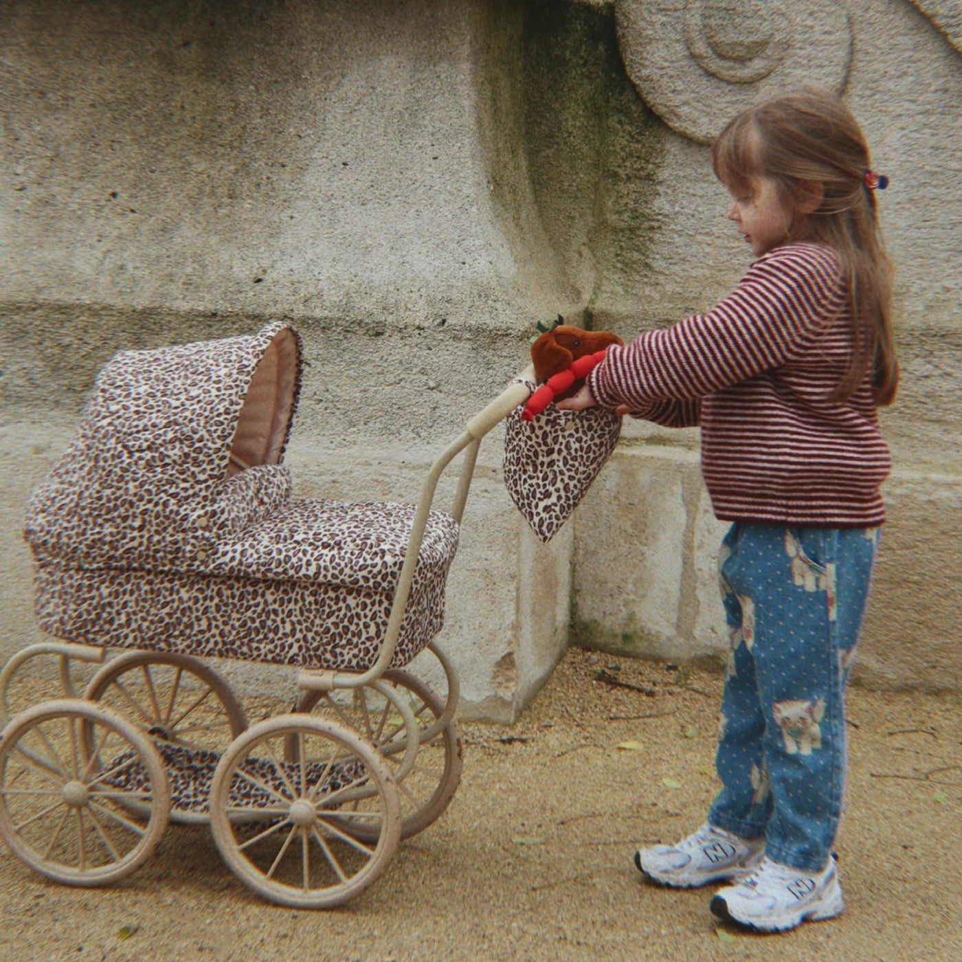 Leo minnie doll pram